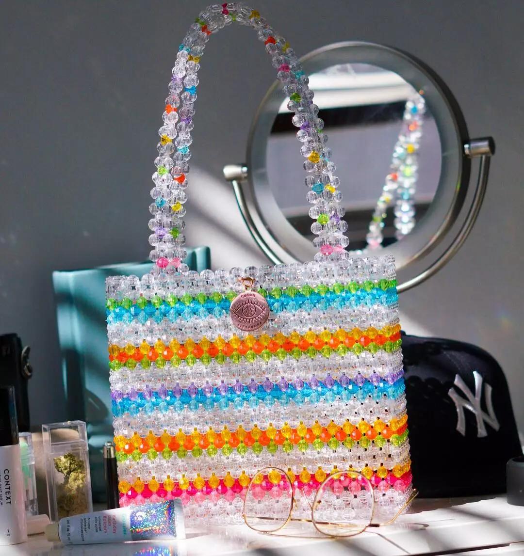 2020冬天流行什么包包款式,今年流行的串珠包