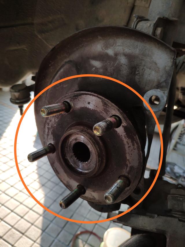 东南v5车前轮异响怎么解决,东南v5菱致底盘异响