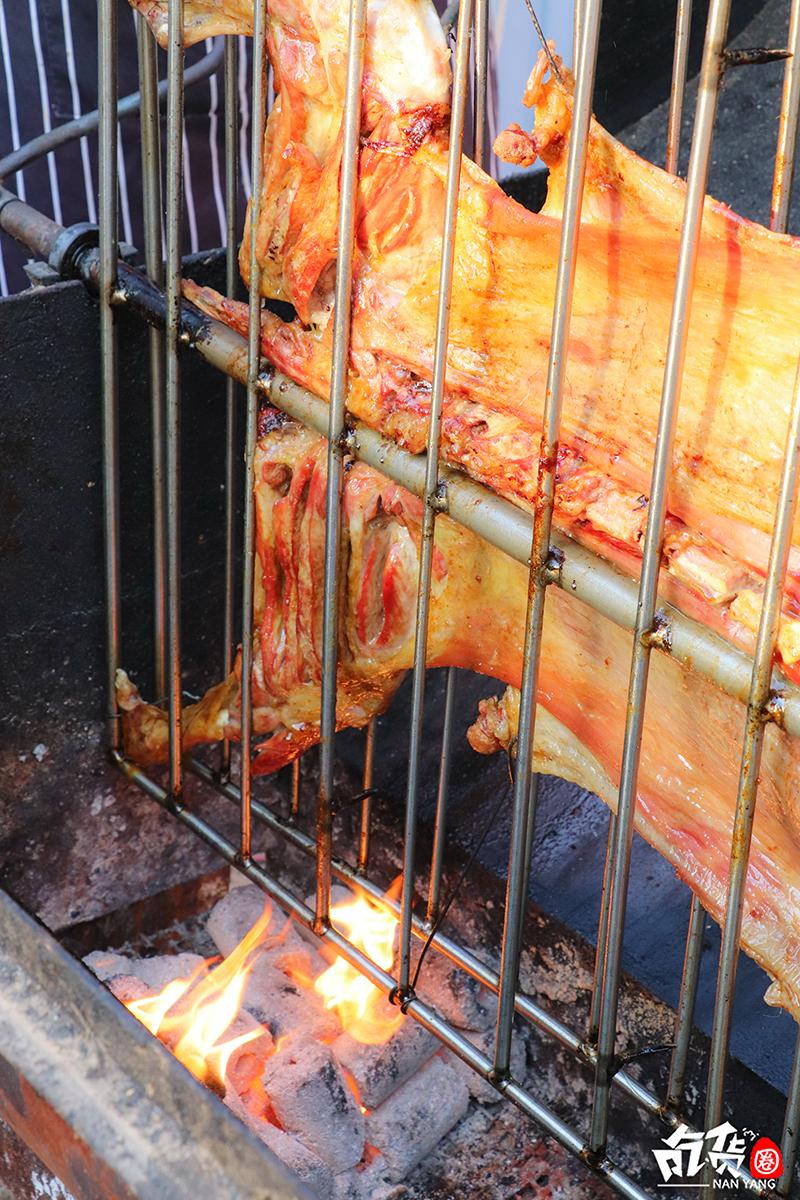 南阳吃烤全羊的地方,河南南阳方城流动烤全羊
