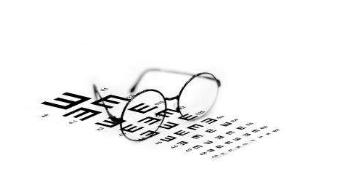 同样度数的眼镜视力为什么不同,两眼度数相差太大会形成弱视吗