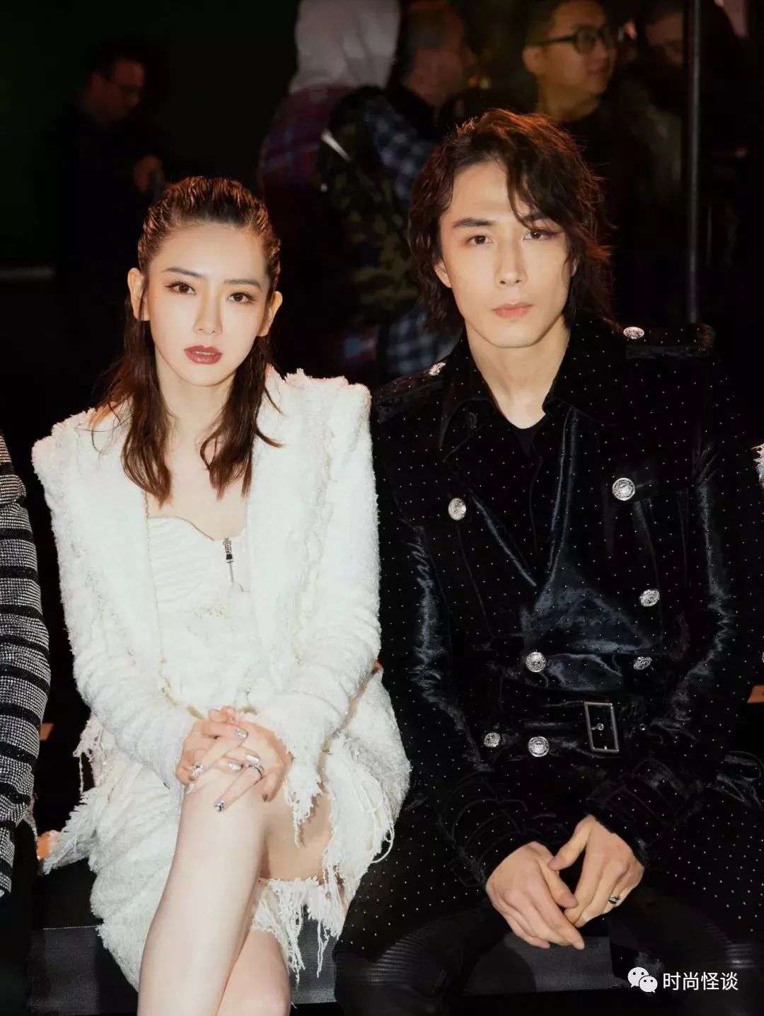 潮酷穿搭适合化什么妆 (美妆博主戚薇完整版视频)