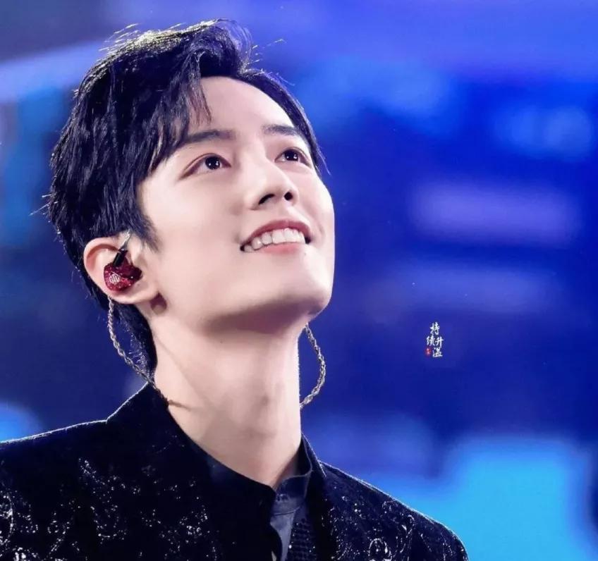 娱乐圈肖战代言,肖战一开始圈粉速度有龚俊快吗