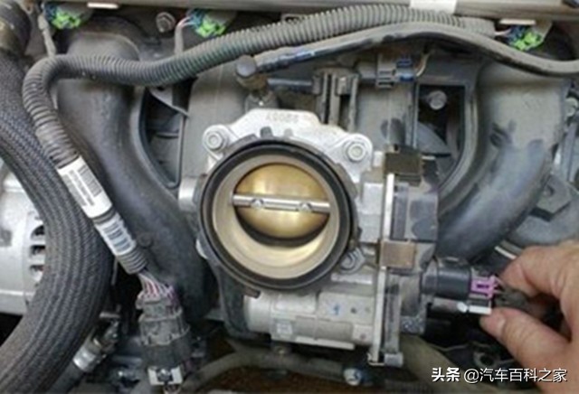 汽车怠速有时偏低有时正常怎么办,汽车怠速偏低抖动什么原因