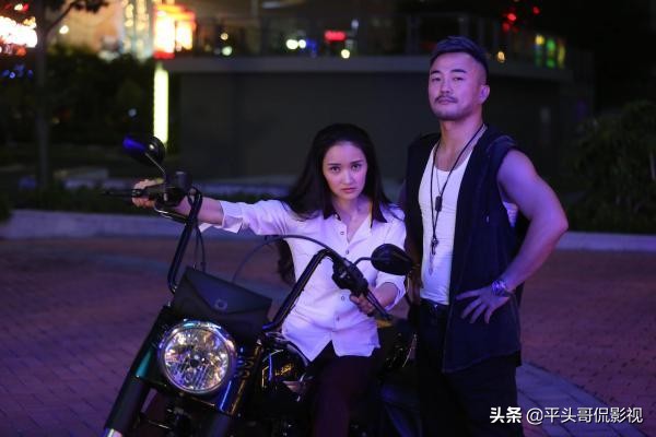 他为了一个机会，下跪争取，奈何“尊严不值钱”，靠拳头打出名堂