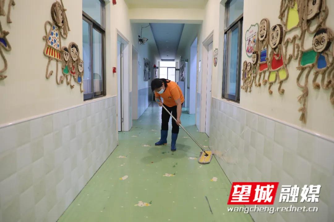 幼园迎新年入园视频,幼儿园开学欢迎孩子回归视频