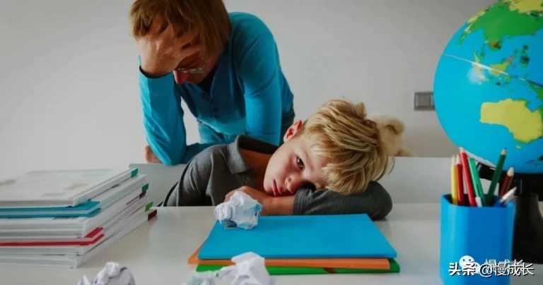 星巴克被小孩看到了,在星巴克碰到小孩