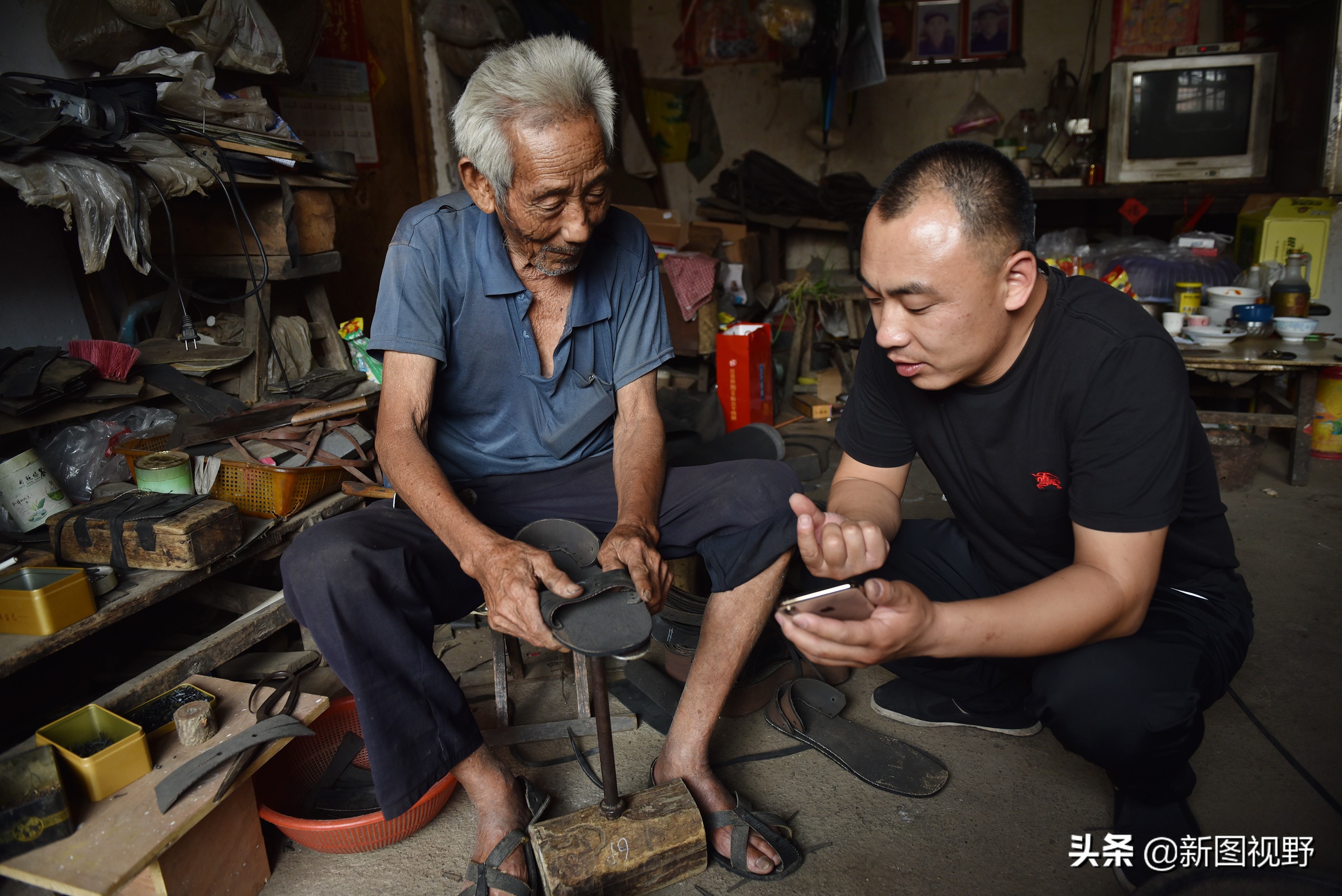 男子返乡拍短视频创业，3个月卖出10万元土货，带火了农村大集