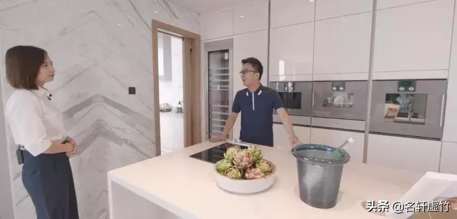 住进豪宅,住进1亿豪宅里