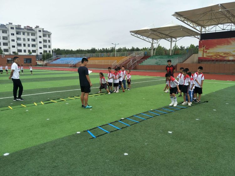 飞吧足球比赛视频,东平县第一届校园足球联赛