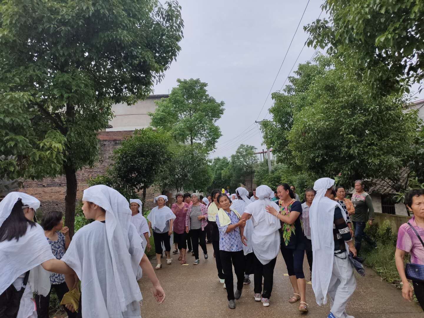 丧事奇闻怪事全集,丧葬一条龙遇到的怪事