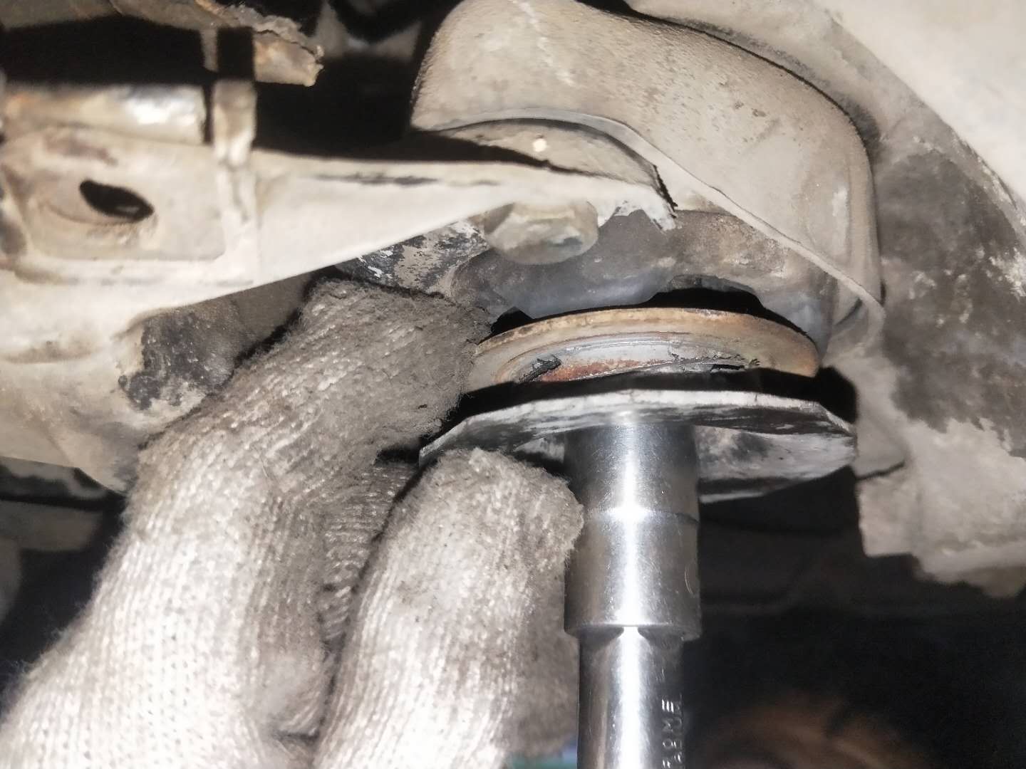 奥迪6缸2.8发动机通病,奥迪2.8v6发动机抖动缺缸