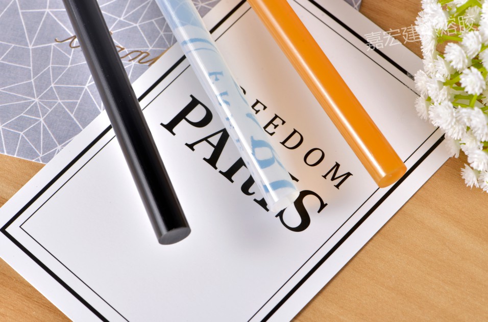 热熔胶性能标准有哪些,热熔胶棒软的还是硬的