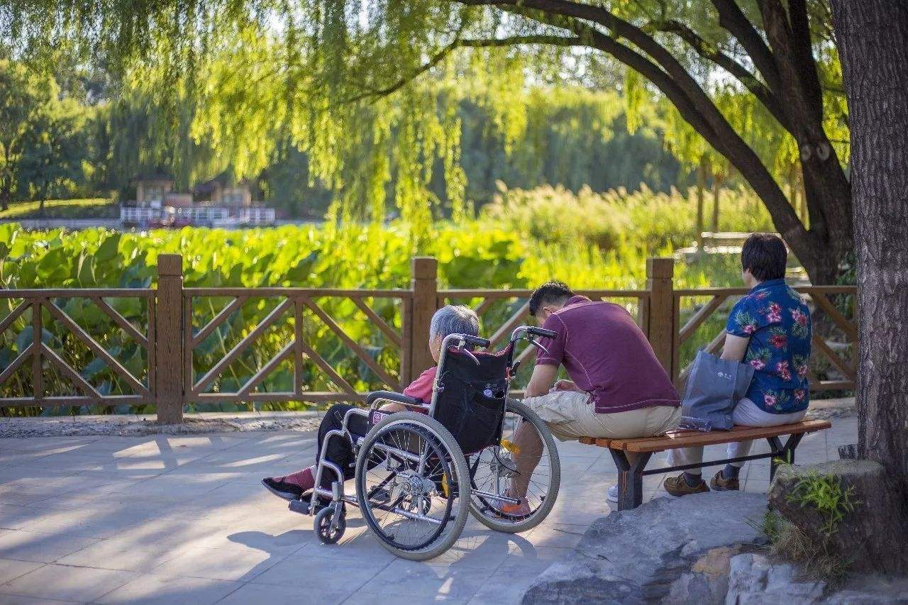 家里老人去世了可以领几笔钱,家里有老人去世后需要注意什么