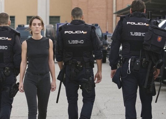 剧本不狗血，演员高颜值！这部豆瓣8.2的西剧揭露了最残酷的现实