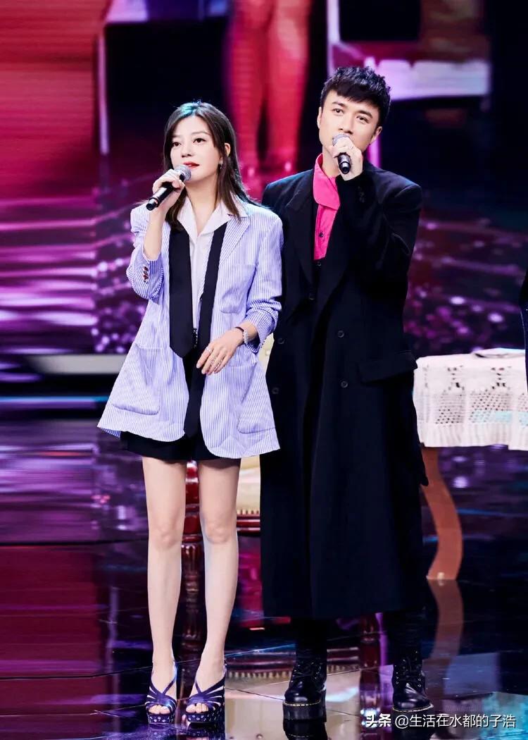 赵薇换脸视频,赵薇以前的发型是什么样子的