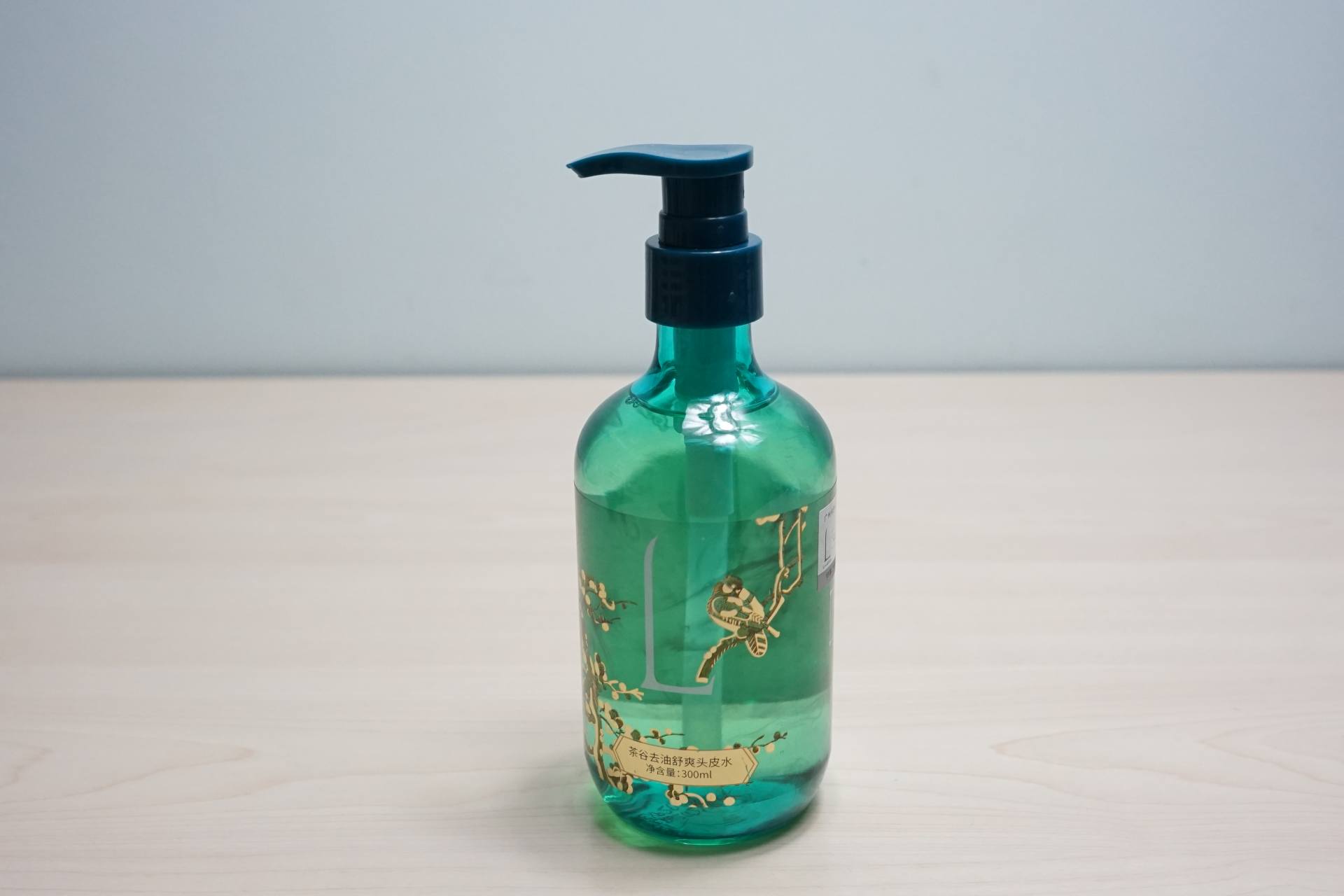 清洁头皮防脱发洗发水,清洁头皮毛囊除螨洗发水