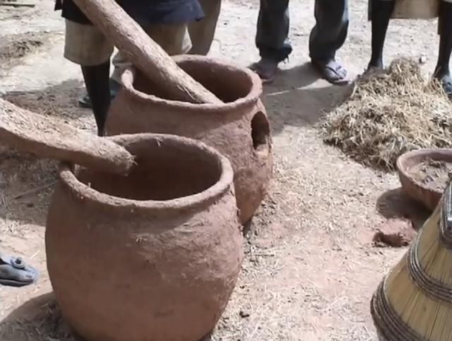 黑人跨入铁器时代的关键！揭秘两千年前的黑人冶铁术，包教不包会