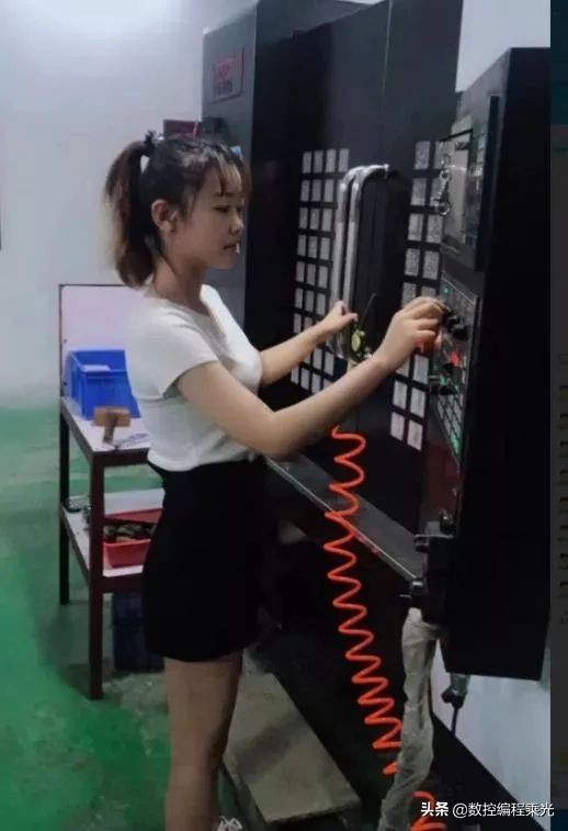 做cnc操机学徒的心酸,干cnc操机工资为什么这么高