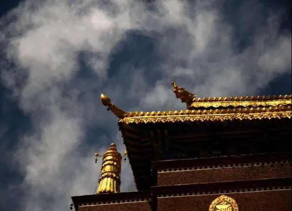 烧香拜佛时需要注意什么？记住4点佛教常识就好，不懂得了解一下