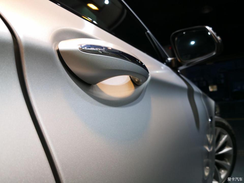 宝马5系贴膜改色罗曼尼红双拼,宝马5系贴膜改色