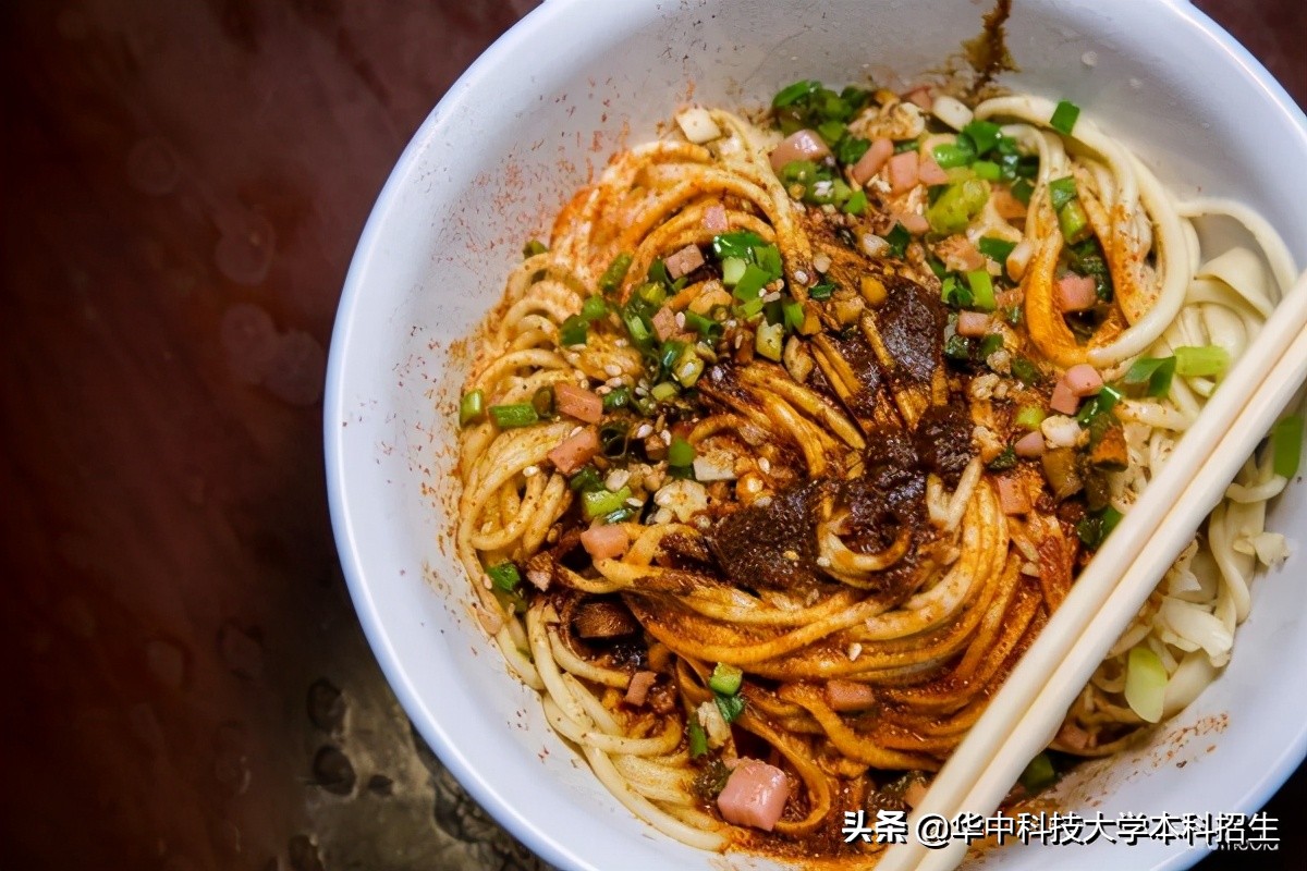 坐拥18位院士,培养出年薪200万的天才少年,华中科技大学超硬核!