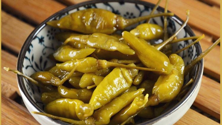野山椒泡椒和小米辣泡椒,自做泡野山椒方法步骤