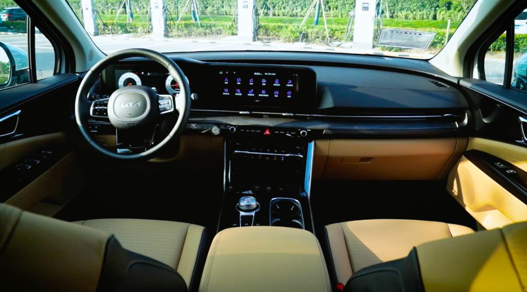 起亚嘉华比库斯途贵,起亚嘉华值不值入手