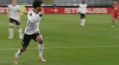 2-1，超级大冷门！德国队沦为最大的笑柄，昔日鱼腩队反超国足