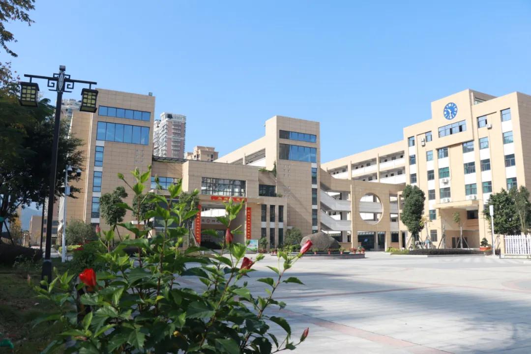 尚雅文笔相约明天——连江县文笔小学欢迎新同学