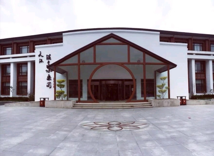 辽宁鞍山温泉水世界,鞍山天源吉布世温泉一日游