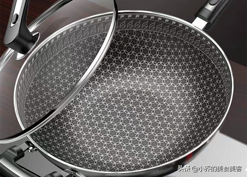 生铁锅炒菜好用吗,熟铁锅和生铁锅哪个不粘