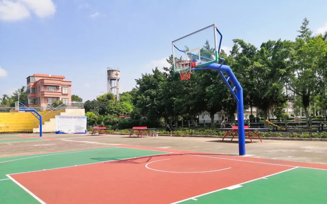 羽毛球场被停车怎么办,羽毛球场被停车