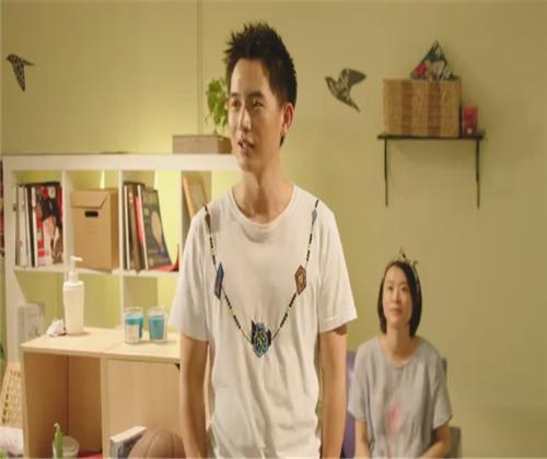 吕聿来主演的《简装男神》被一群单身女人围住了，是个什么情况？