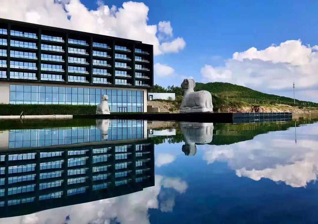 中国当代艺术周,当代艺术家周星驰