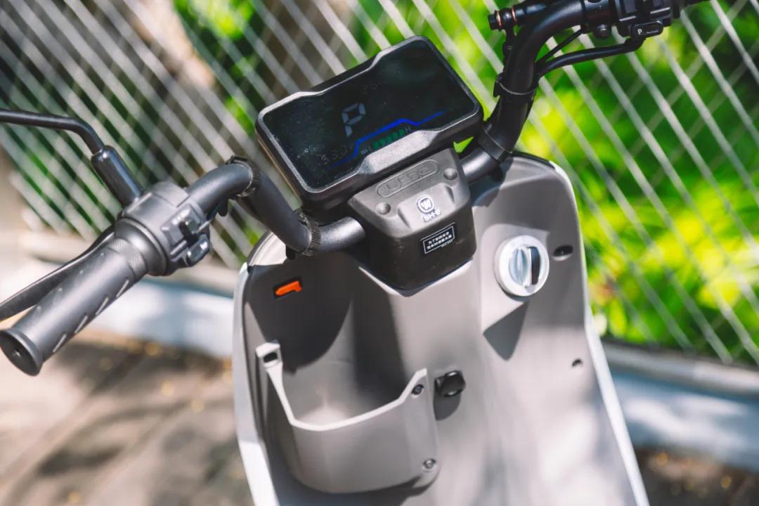 新大洲本田新s07和五羊本田ube对比,新大洲本田s08和五羊本田电动车