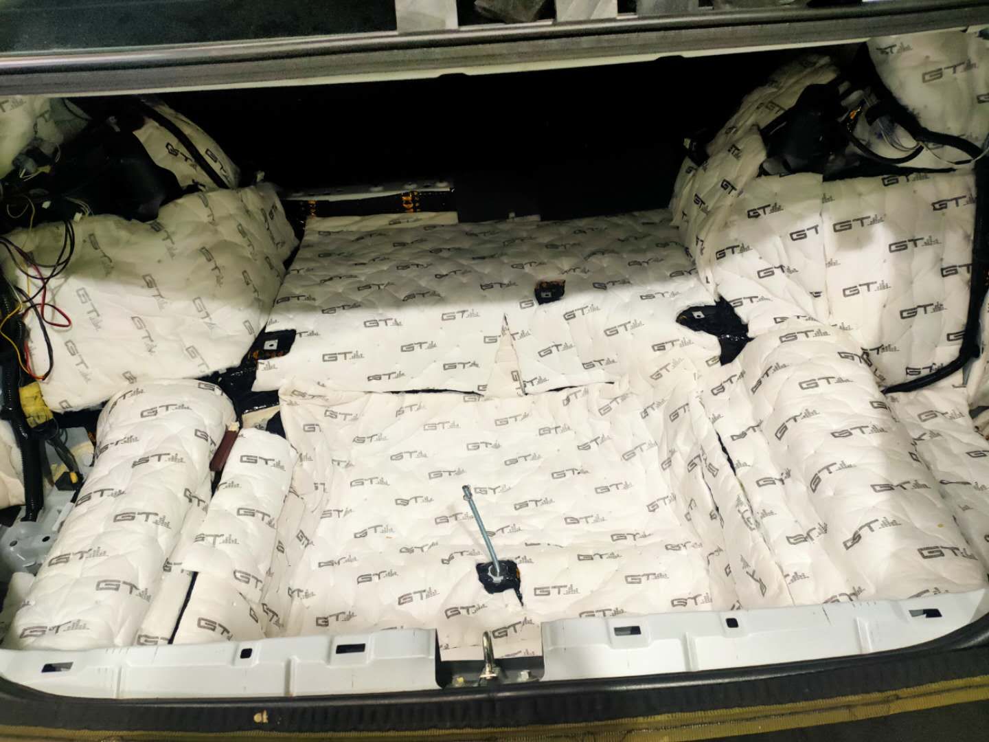 丰田锐志换喇叭不做隔音有用吗,丰田锐志隔音要怎么做