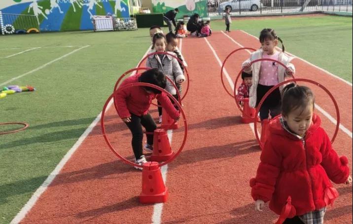 关于足球的简单小游戏,特别好玩儿的足球游戏