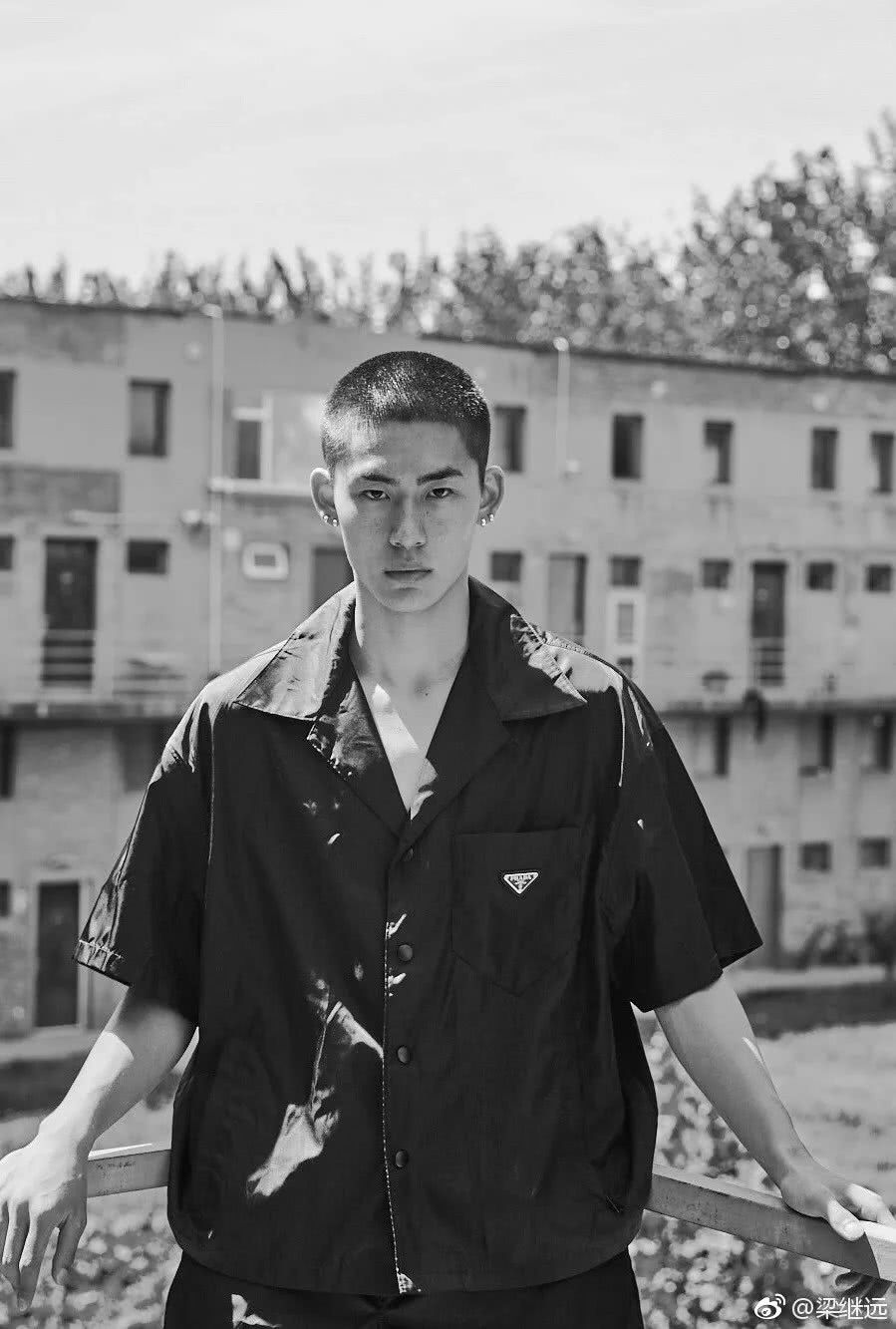 00后翻包,翻包00后