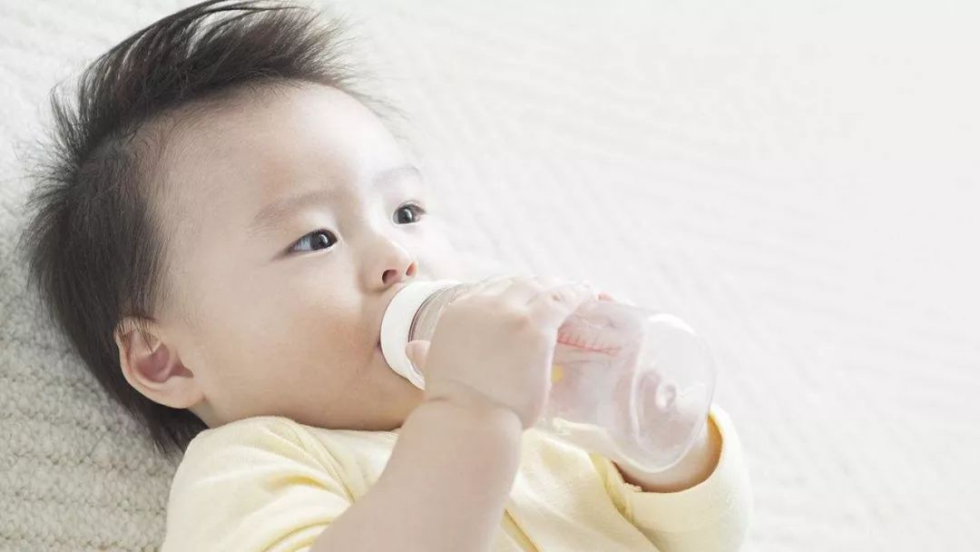 冬天宝宝喝水小妙招,夏天能让孩子多喝水的方法