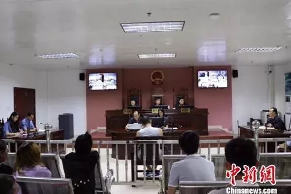 他自称“万岁”，逼人下跪磕头！盘点被扫掉的各种霸