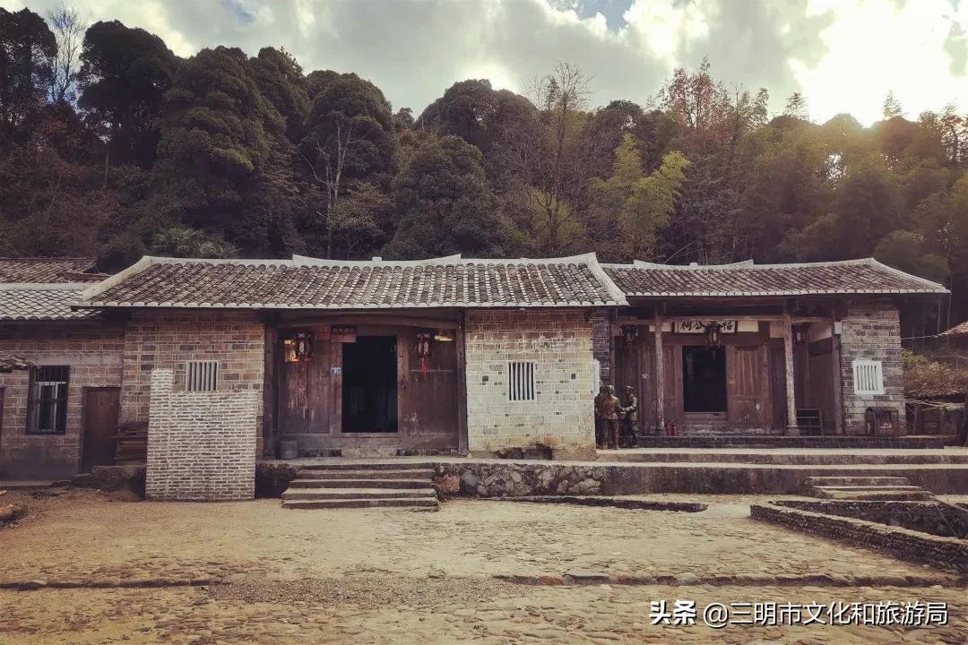 嗨！重新认识一下，我叫建宁！进来为我投票吧！