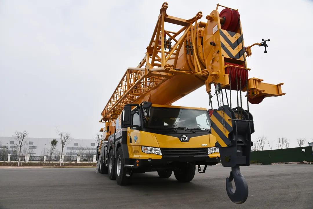 80吨吊车吊装作业视频,最强的80吨吊车