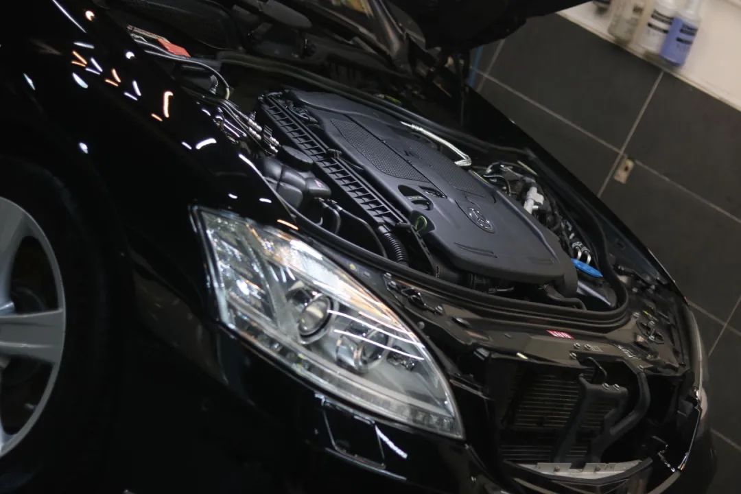 奔驰w221升级新款w222s450外观,老款奔驰w211e260翻新整备