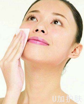 用盐洗脸的好处和坏处,用盐洗脸真的能去除脸上的痘痘吗