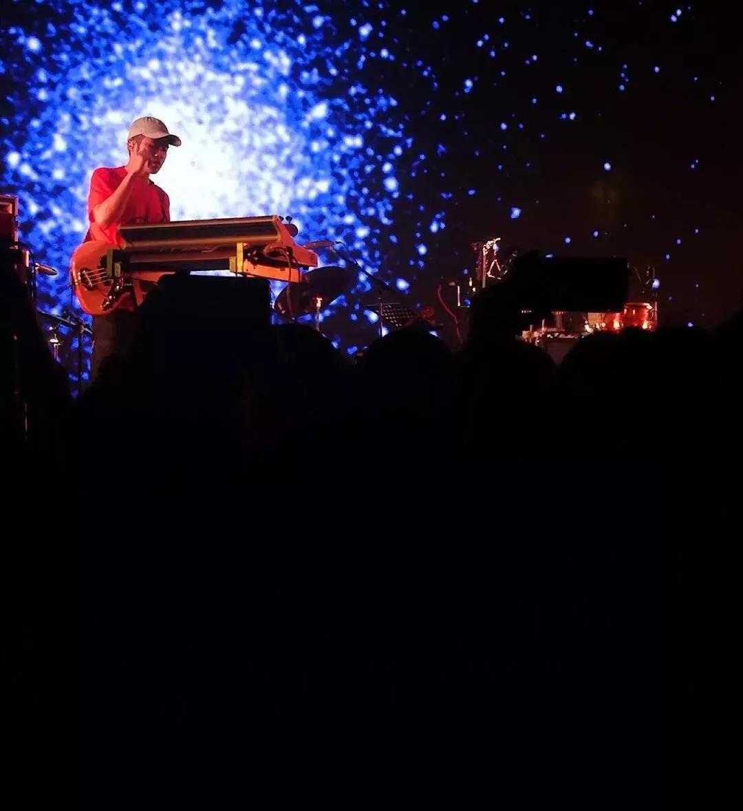 大榜电台|听Hush和落日飞车的Live，不用喝酒