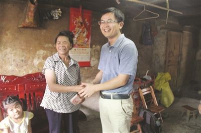 33年前，那个被印在第四版新钞上的侗族女孩，后来怎么样了？