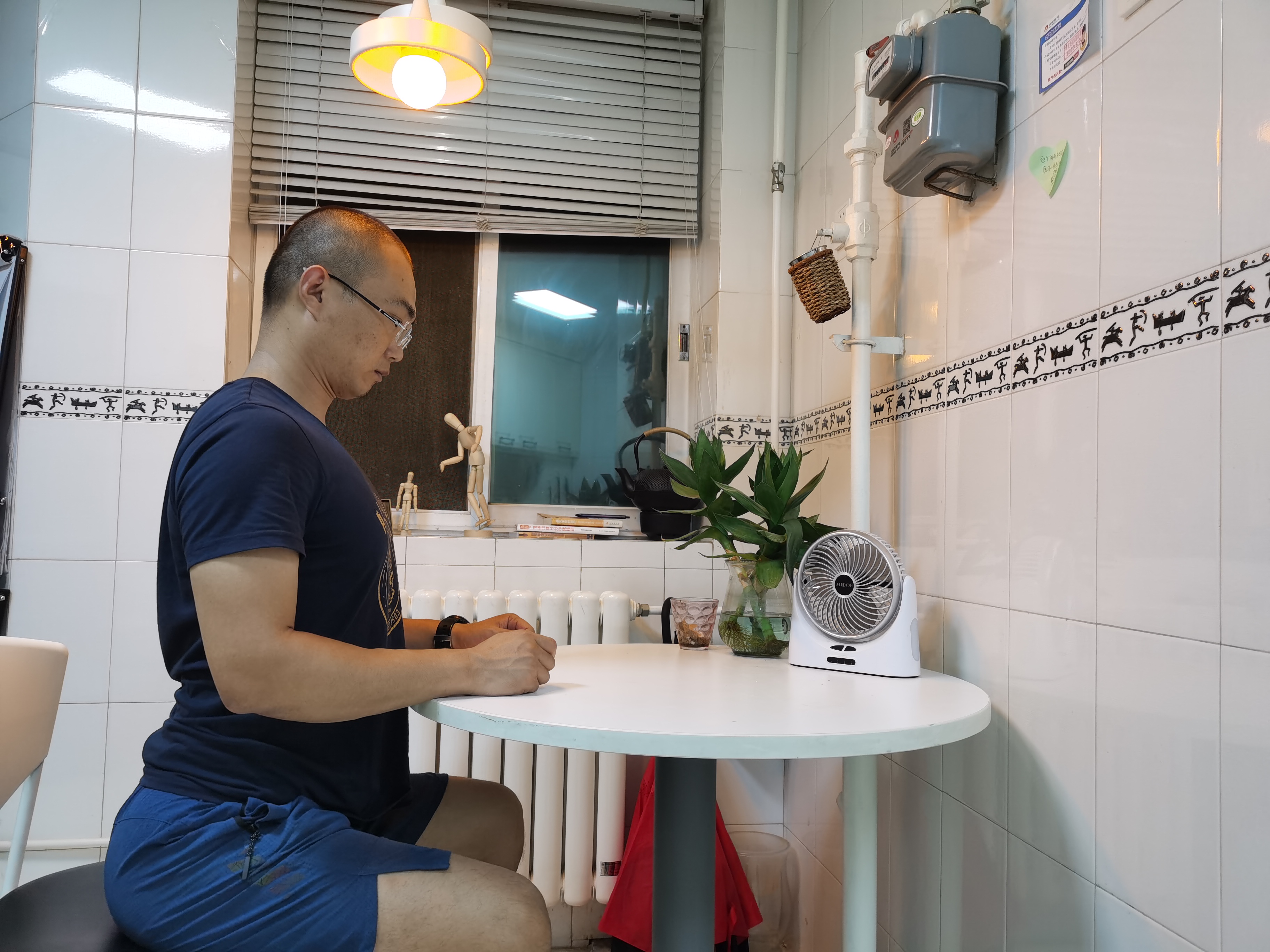 你的坐姿十有八九有问题，肩膀、背部酸痛？教你几招来缓解