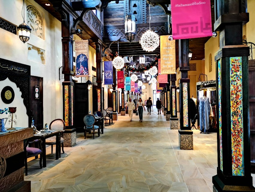 在路上vanlife,迪拜购物嘉年华