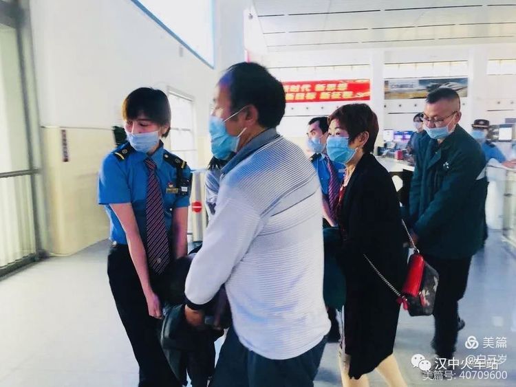 金秋十月共度国庆,金秋十月迎国庆举国同庆