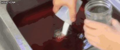 衣服皱了别熨了,衣服皱了不用熨斗怎么熨平